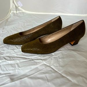 Salvatore Ferragamo Green DL Pebble Suede Vintage